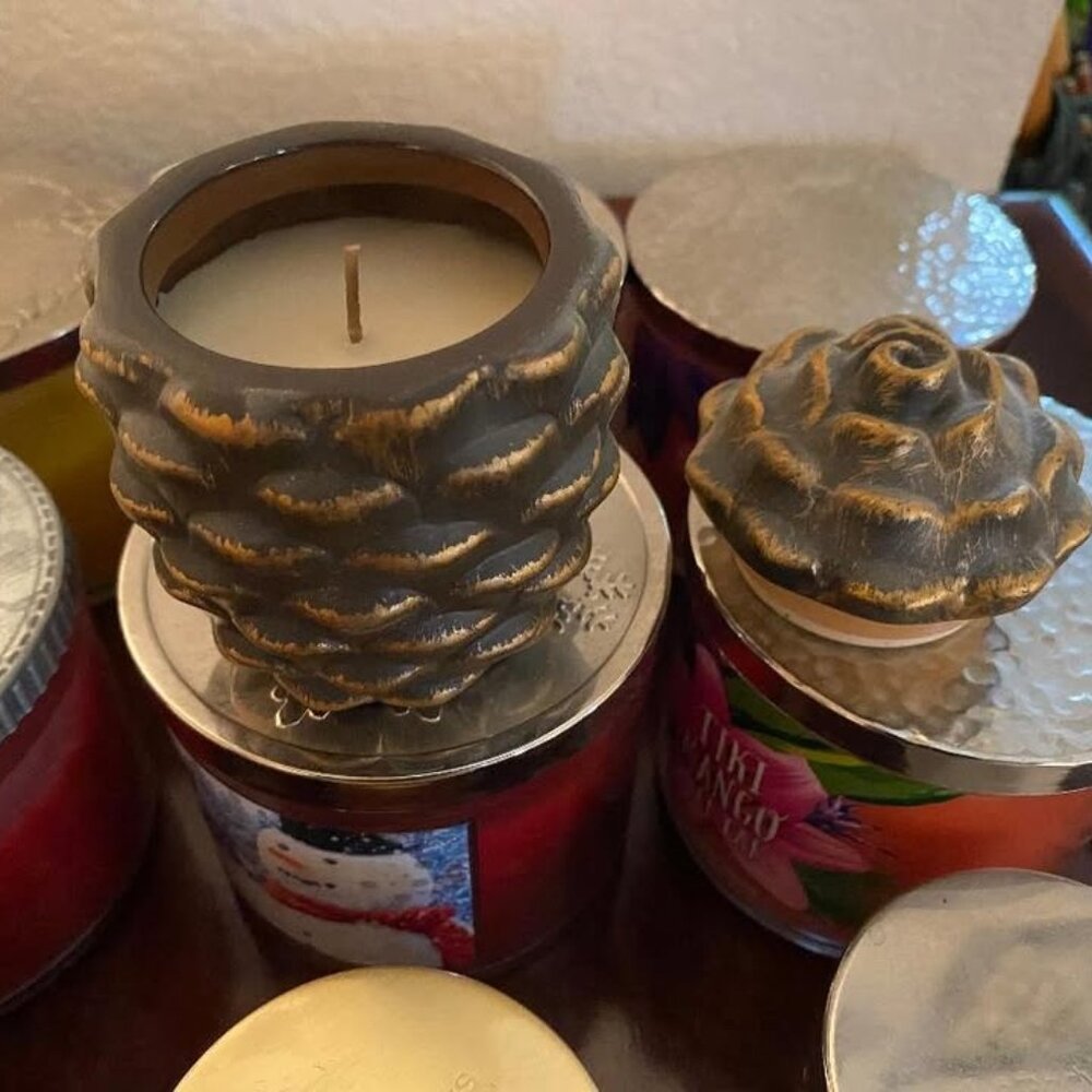 Hallmark Pinecone Scented Candle